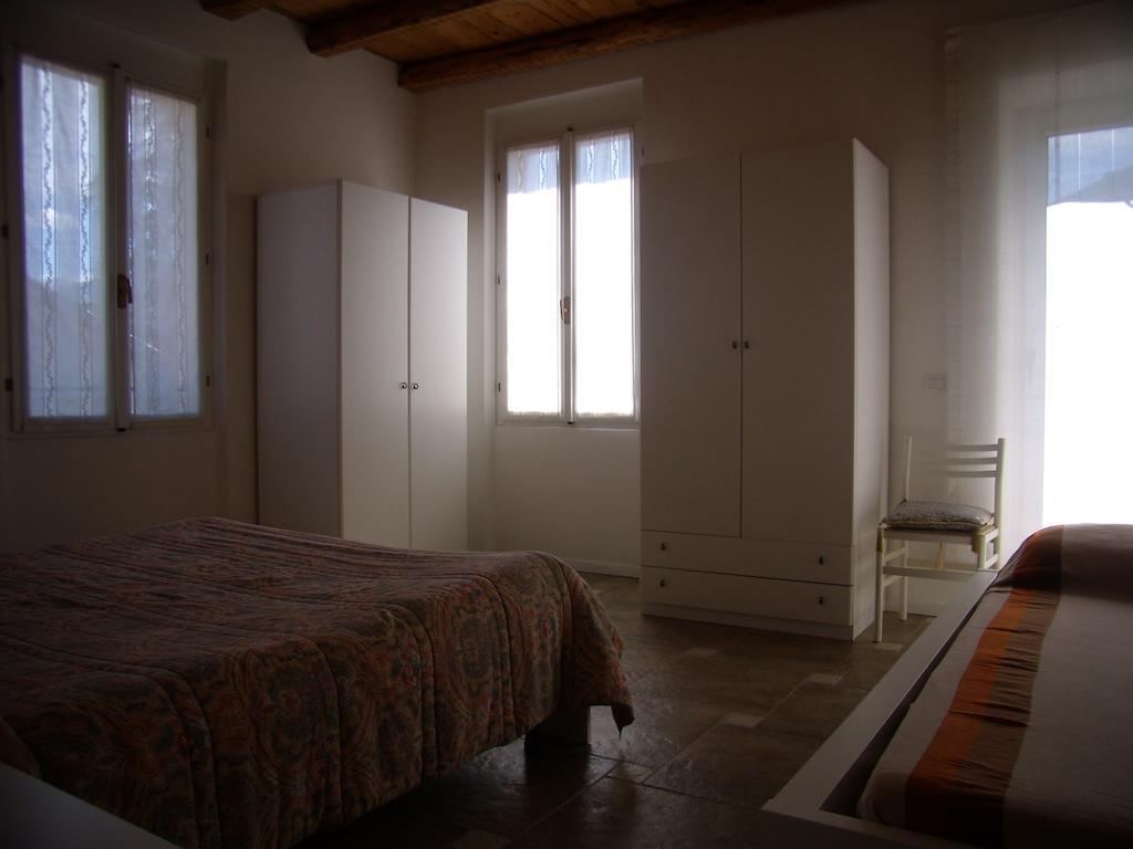 Casavarone Riva del Garda Rum bild